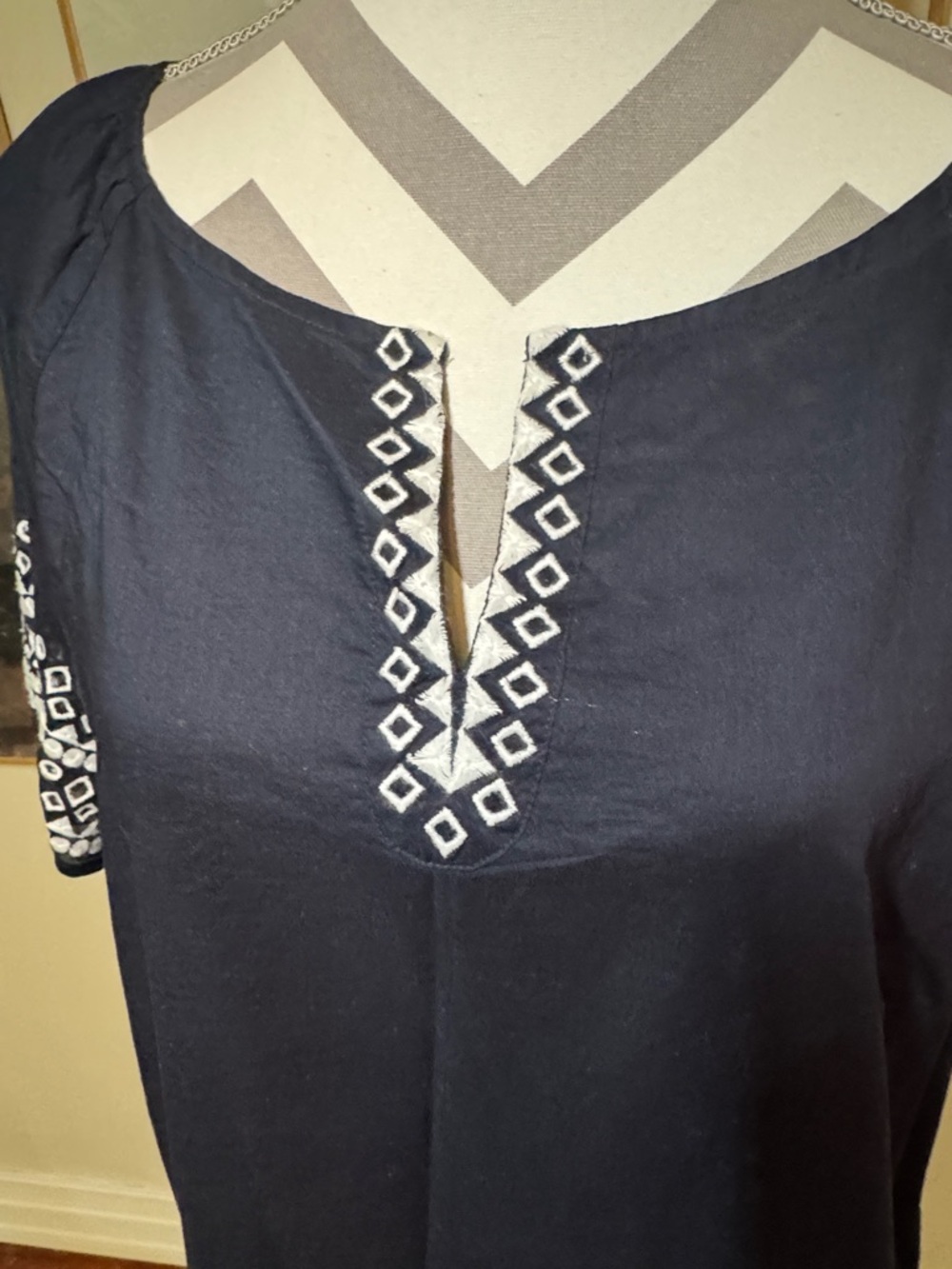 Talbots Navy Tunic with White Geometric Embroidery Accents Size XL - Picture 2 of 11